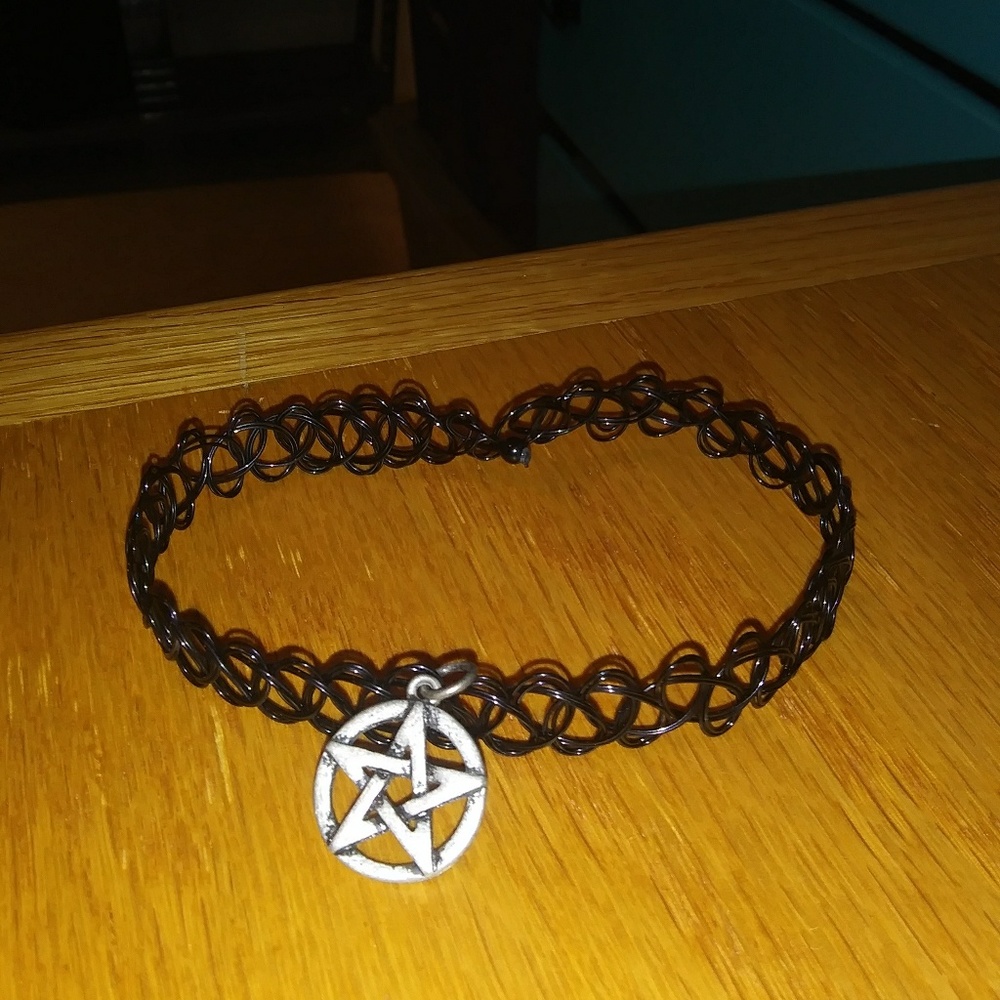 Hot Topic Pentagram Celtic Choker